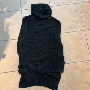 Womens Banana Republic turtleneck vest. Size M.